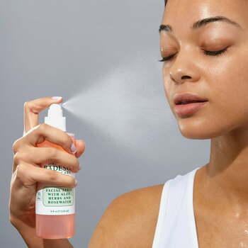 Facial Spray Aloe, Herbs a Rosewater Spray - Hydratačný a rozjasňujúci pleťový sprej
